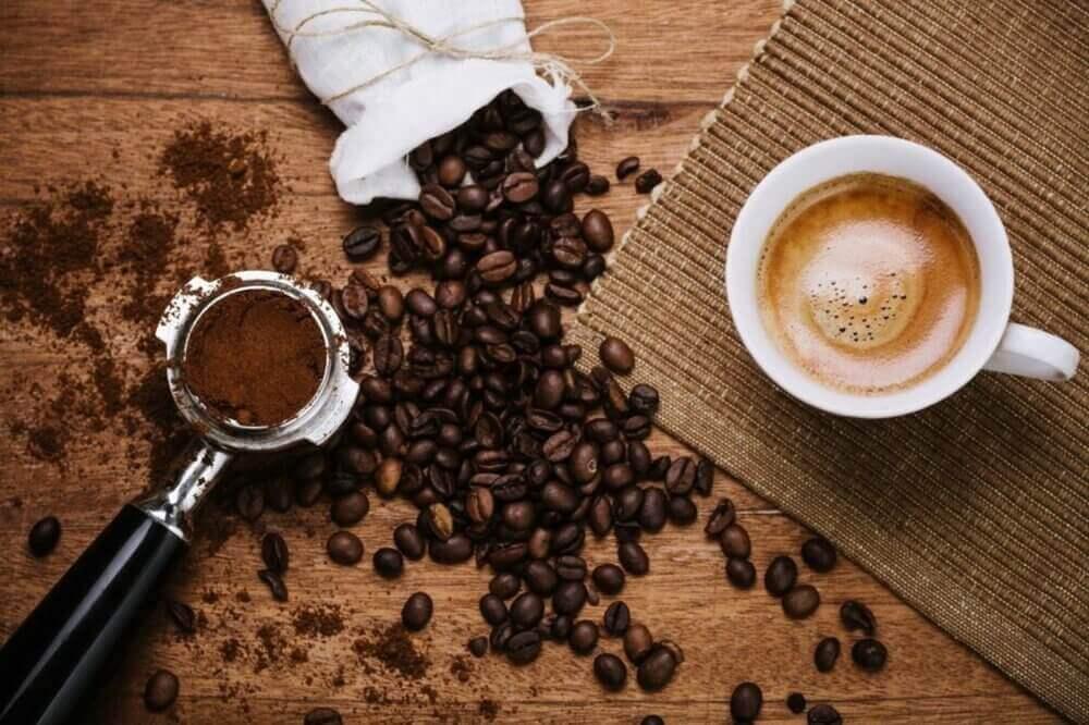 Người bệnh Gout không nên uống café.