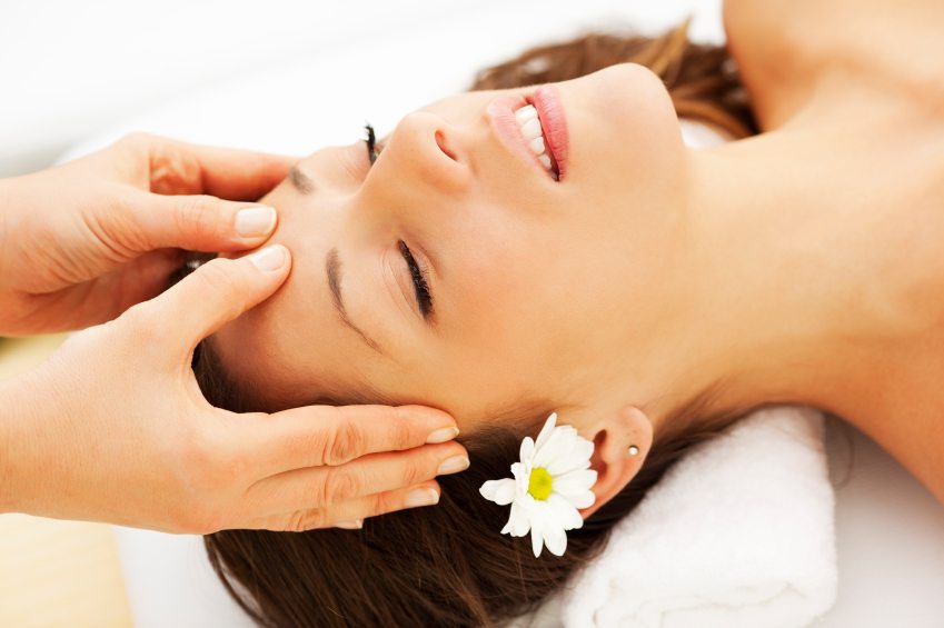 Massage da đầu tốt cho tóc