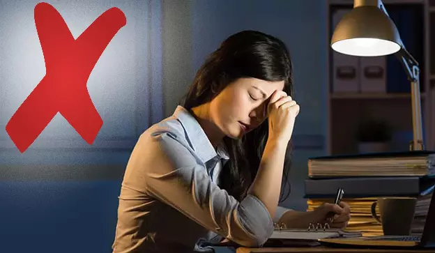 Người bị viêm loét dạ dày không nên thức khuya